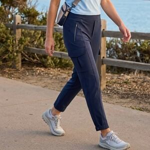 ​NWOT Athleta Navy Endless Cargo Pants 8 - Travel & Commuter Pant